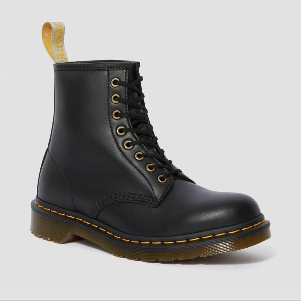 Dr Martens Vegan 1460 Leather 8 Eyelet Boot W